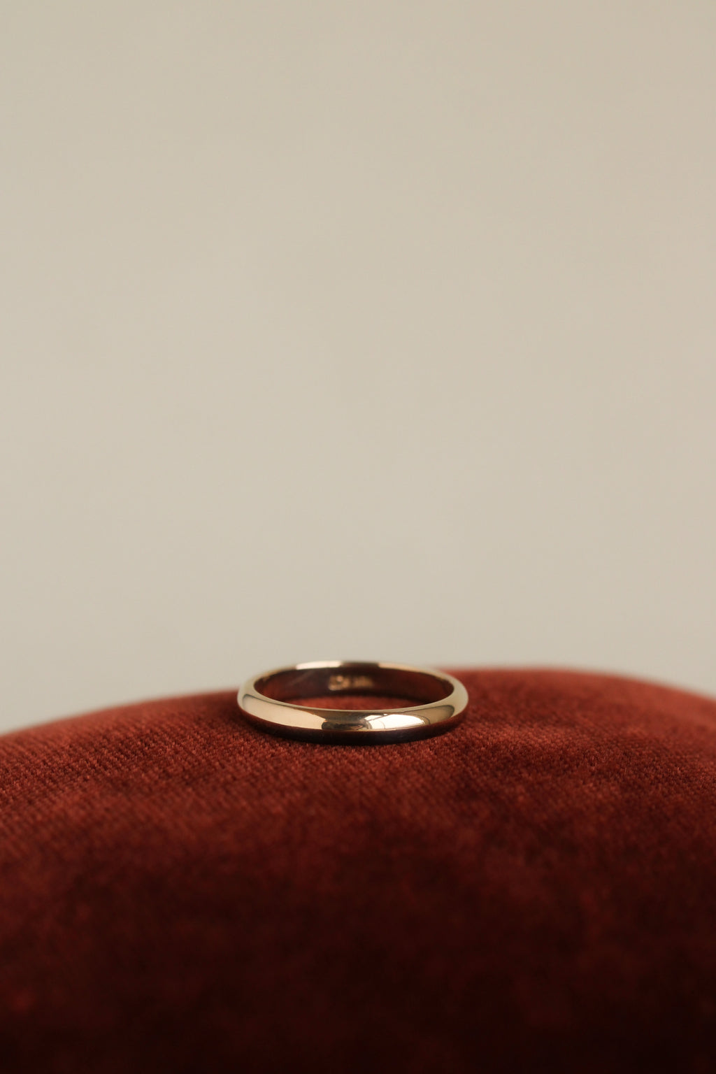 14k Classic Half Round Band
