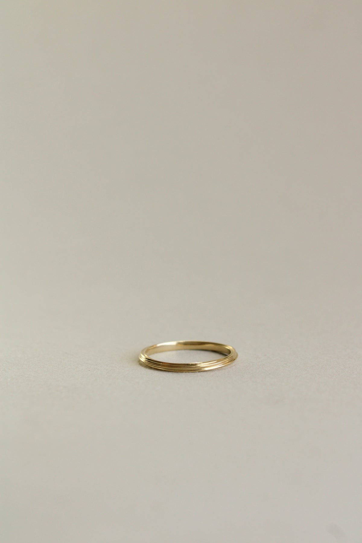 18k Fluted Twist Ring