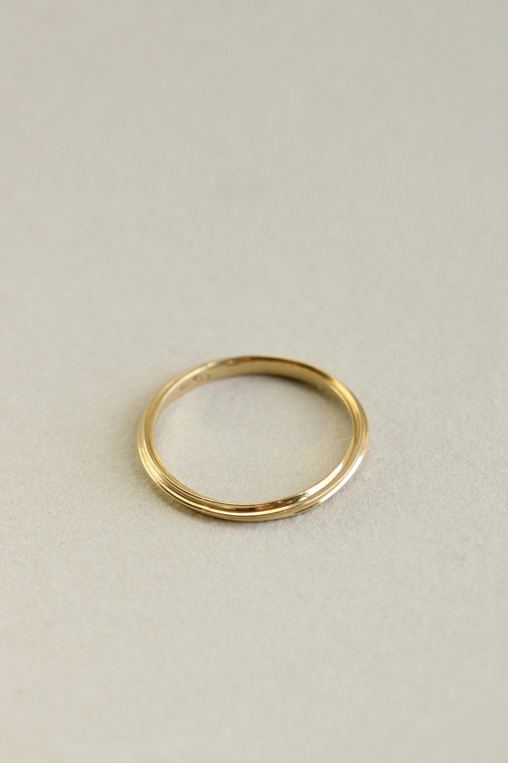 18k Fluted Twist Ring