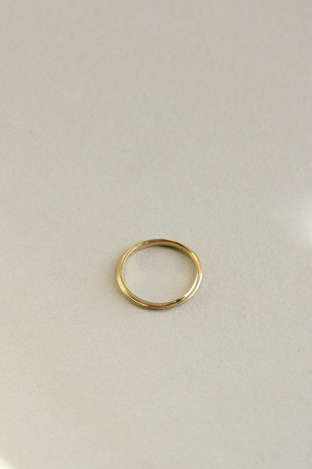 18k Fluted Twist Ring