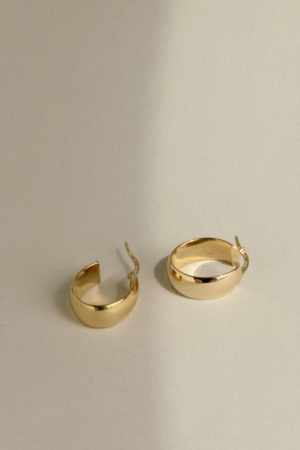 18k Oval Dome Earrings