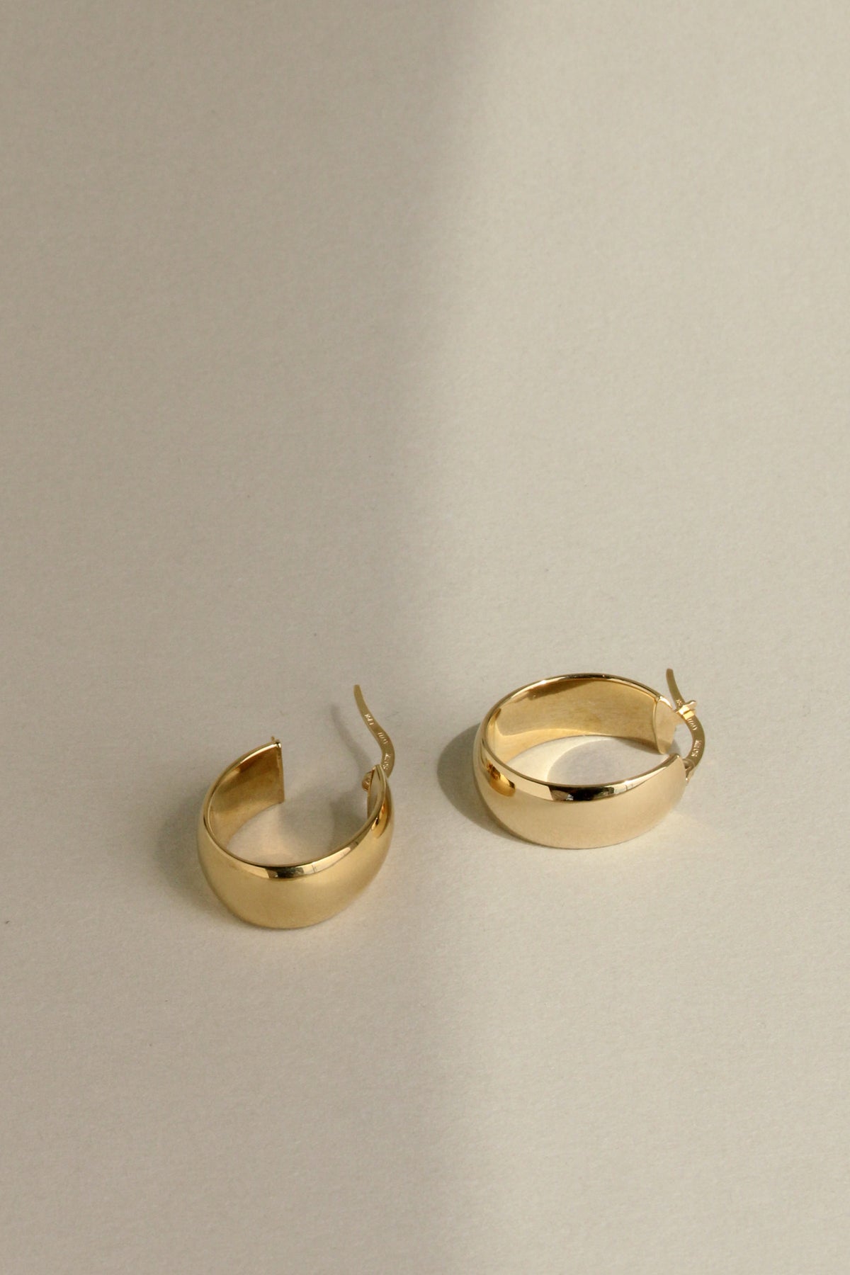 18k Oval Dome Earrings