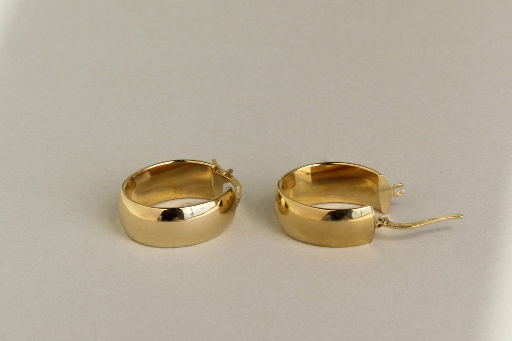 18k Oval Dome Earrings