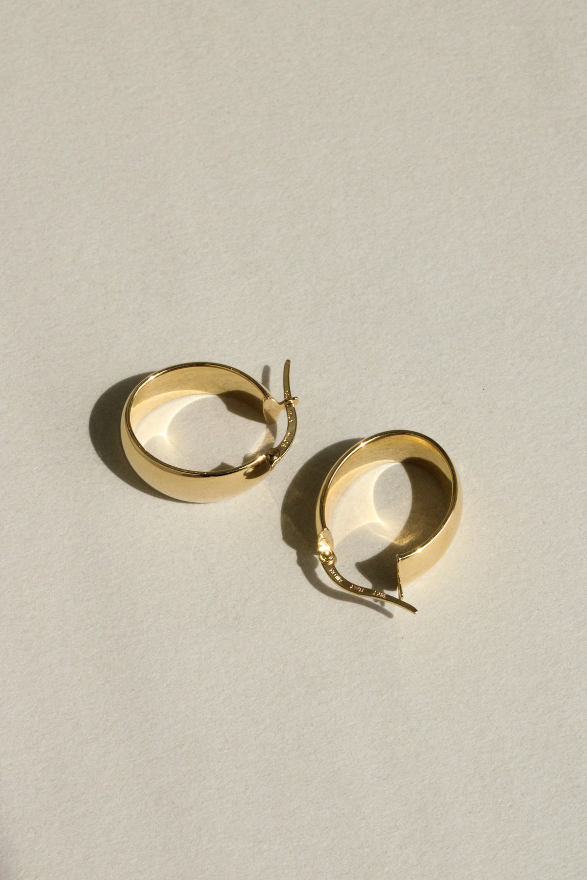 18k Oval Dome Earrings