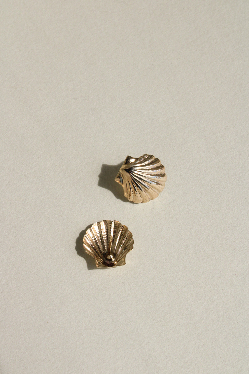 14k Scallop Studs