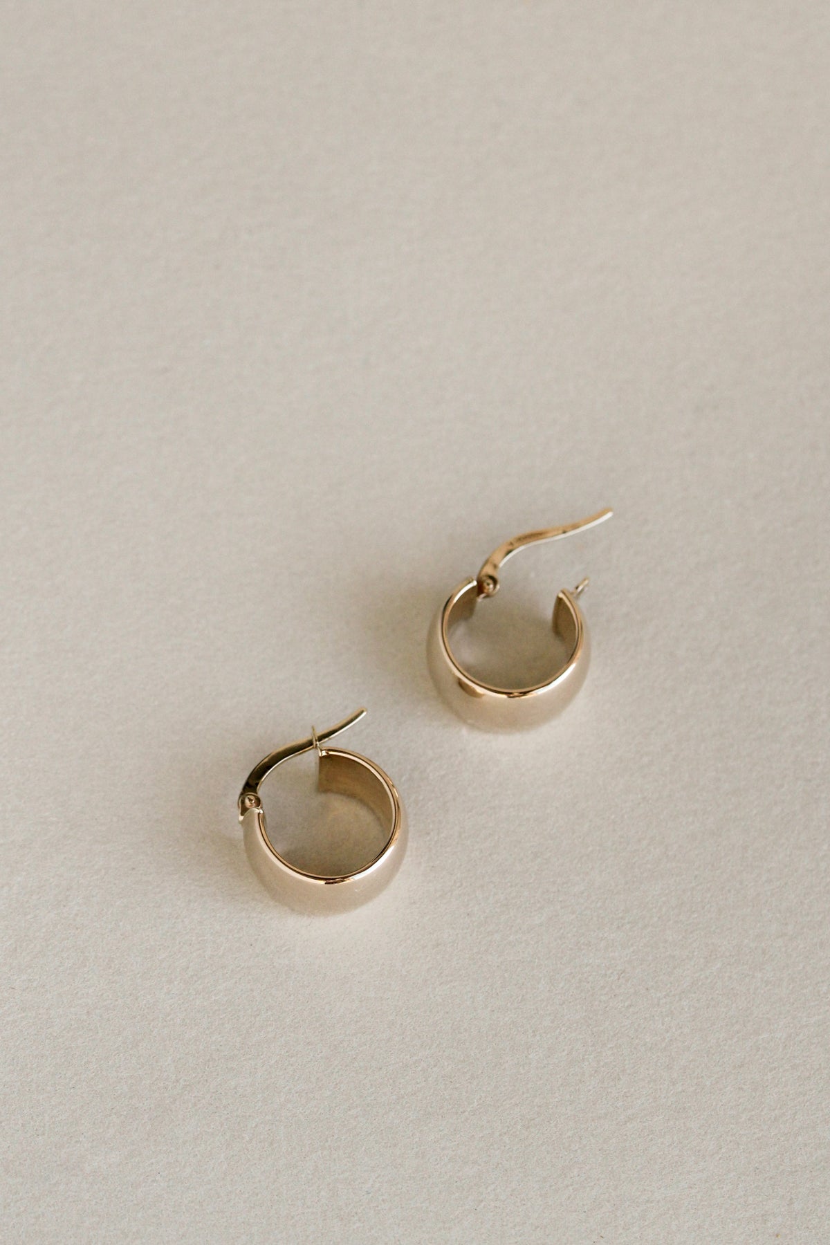 14k Dome Huggies