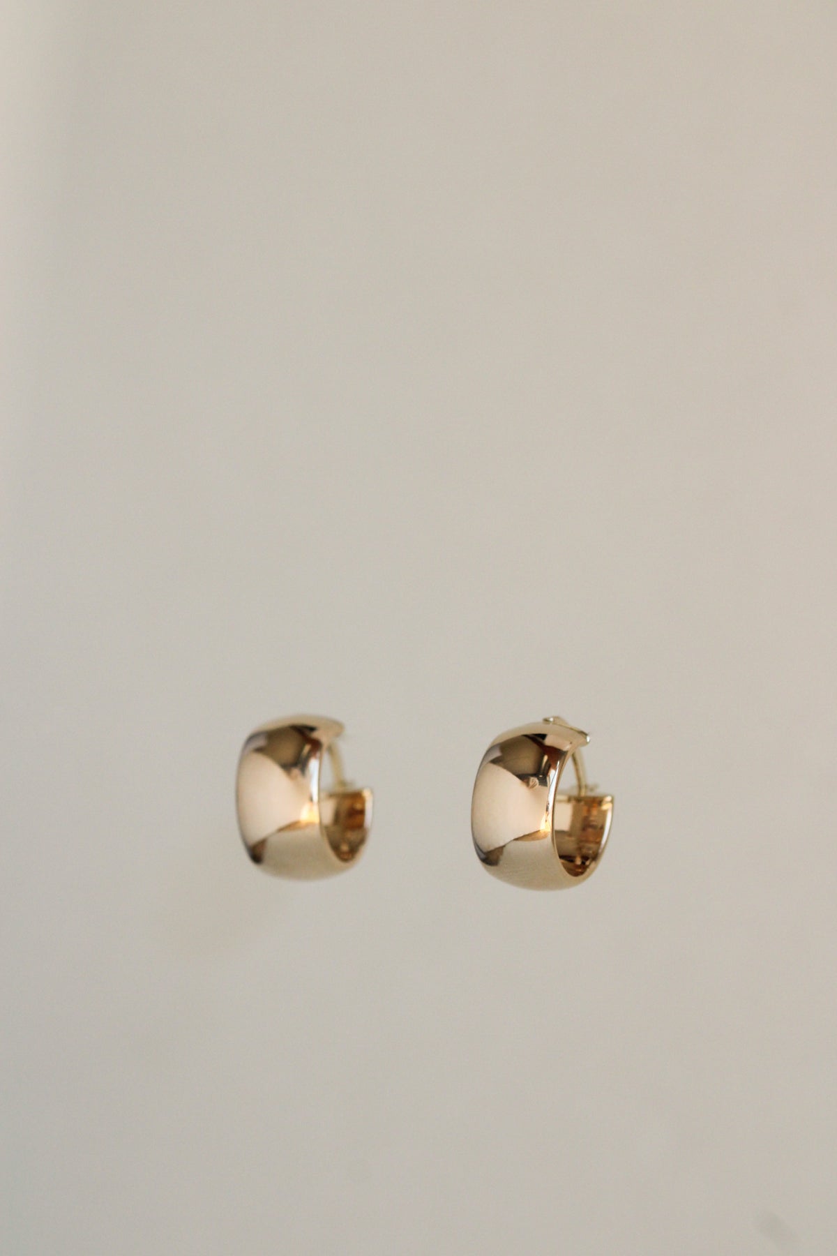 14k Dome Huggies