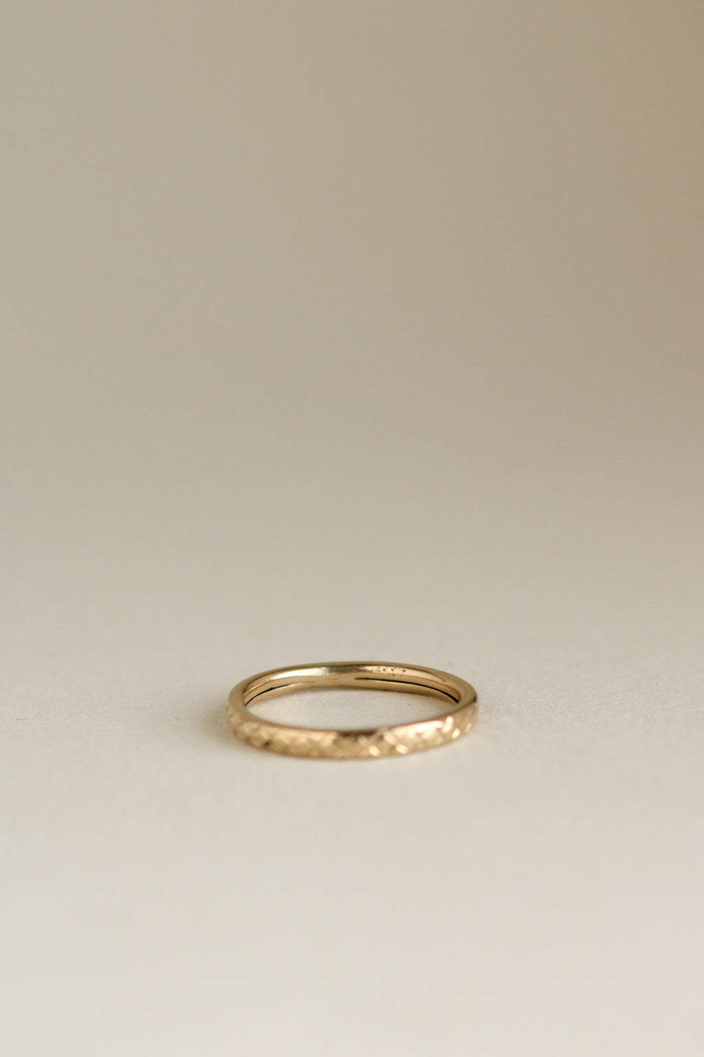 14k Hollow Pattern Ring