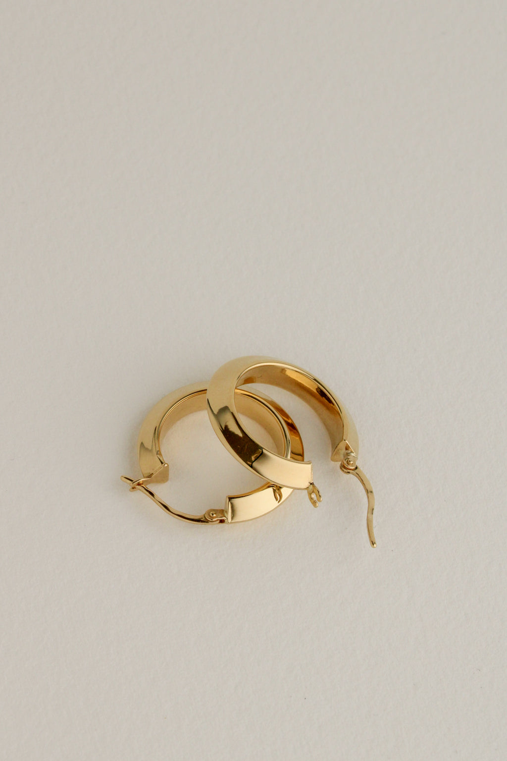 18k Knife Edge Clicker Hoops