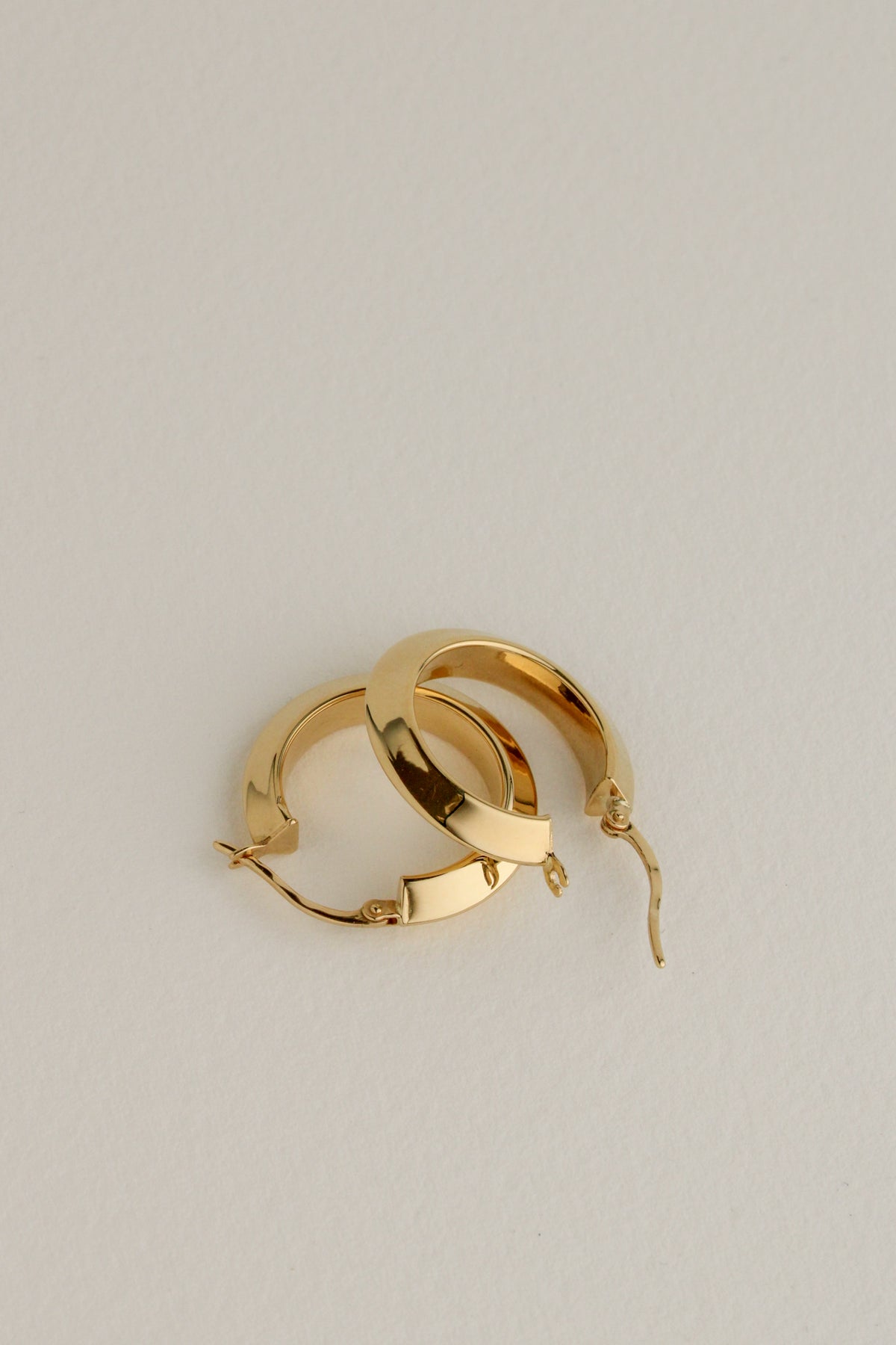 18k Knife Edge Clicker Hoops