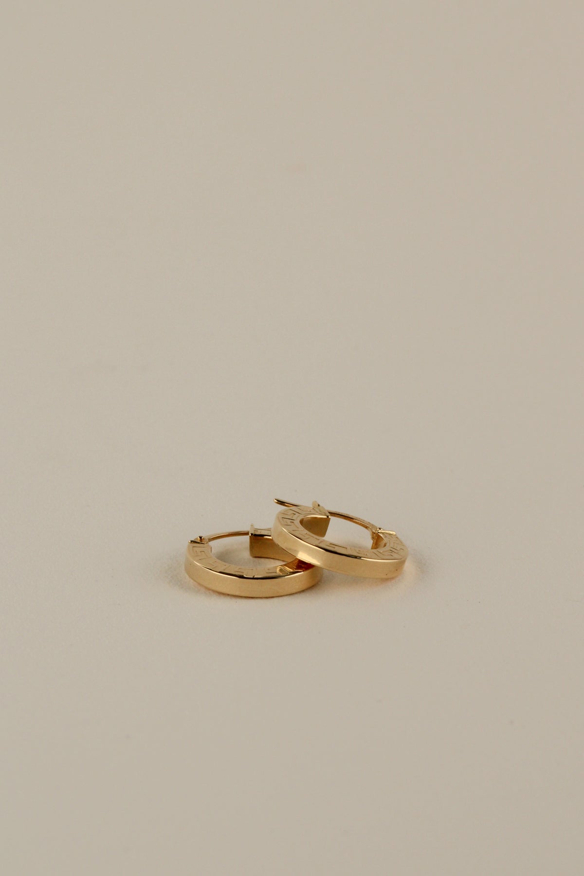 18k Meandros Hoops