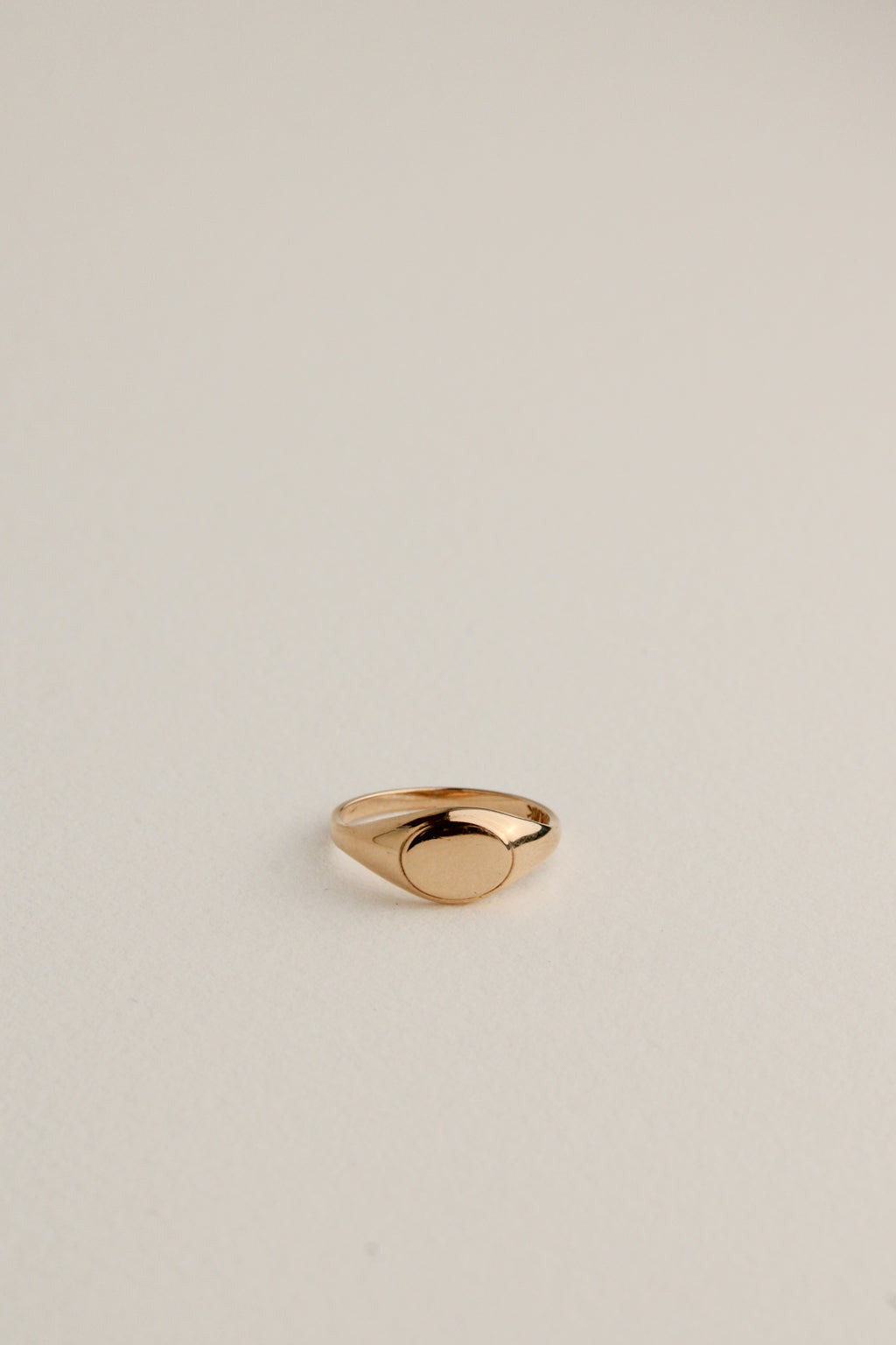 10k Oval Pinky Signet
