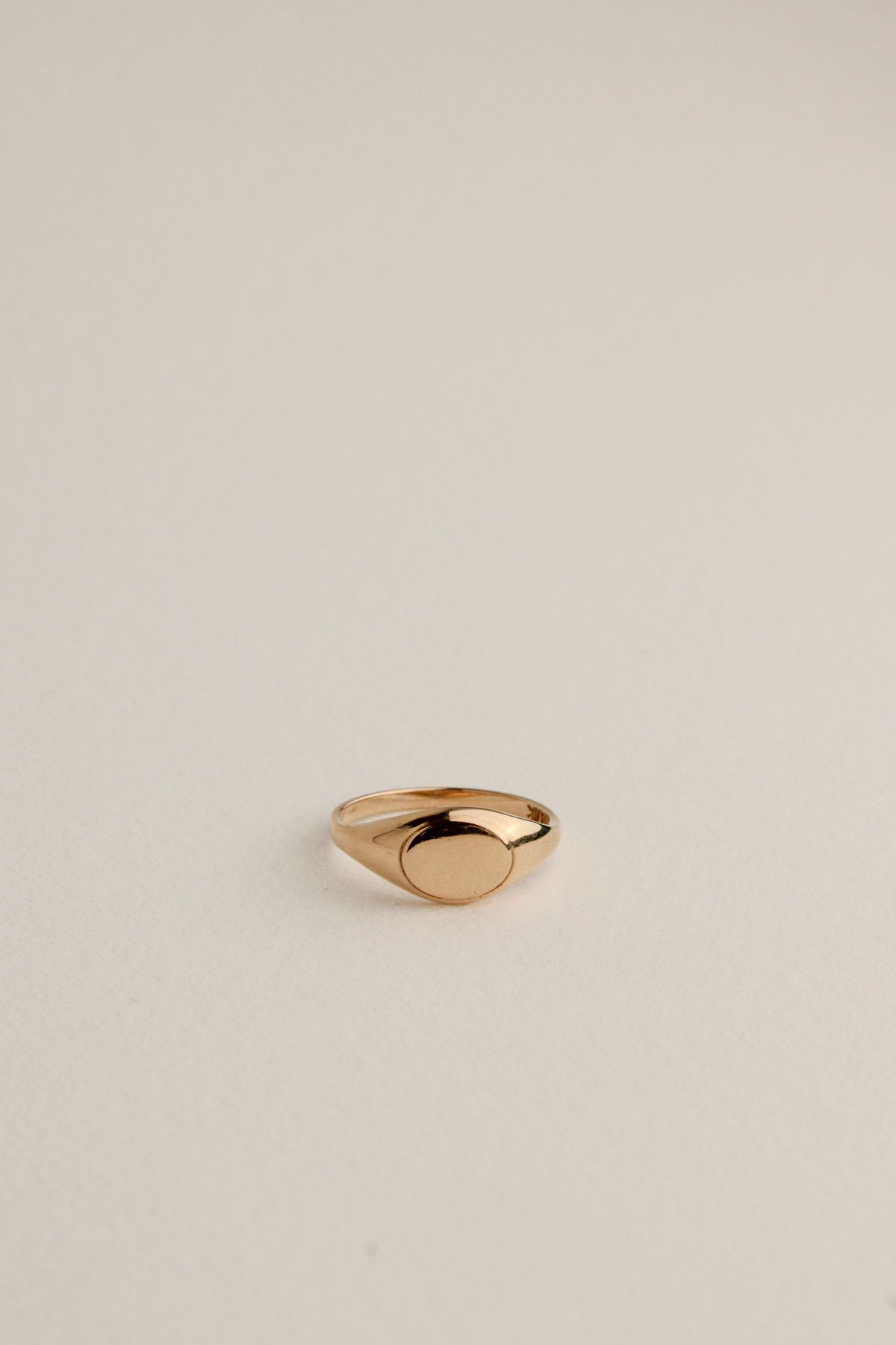 10k Oval Pinky Signet