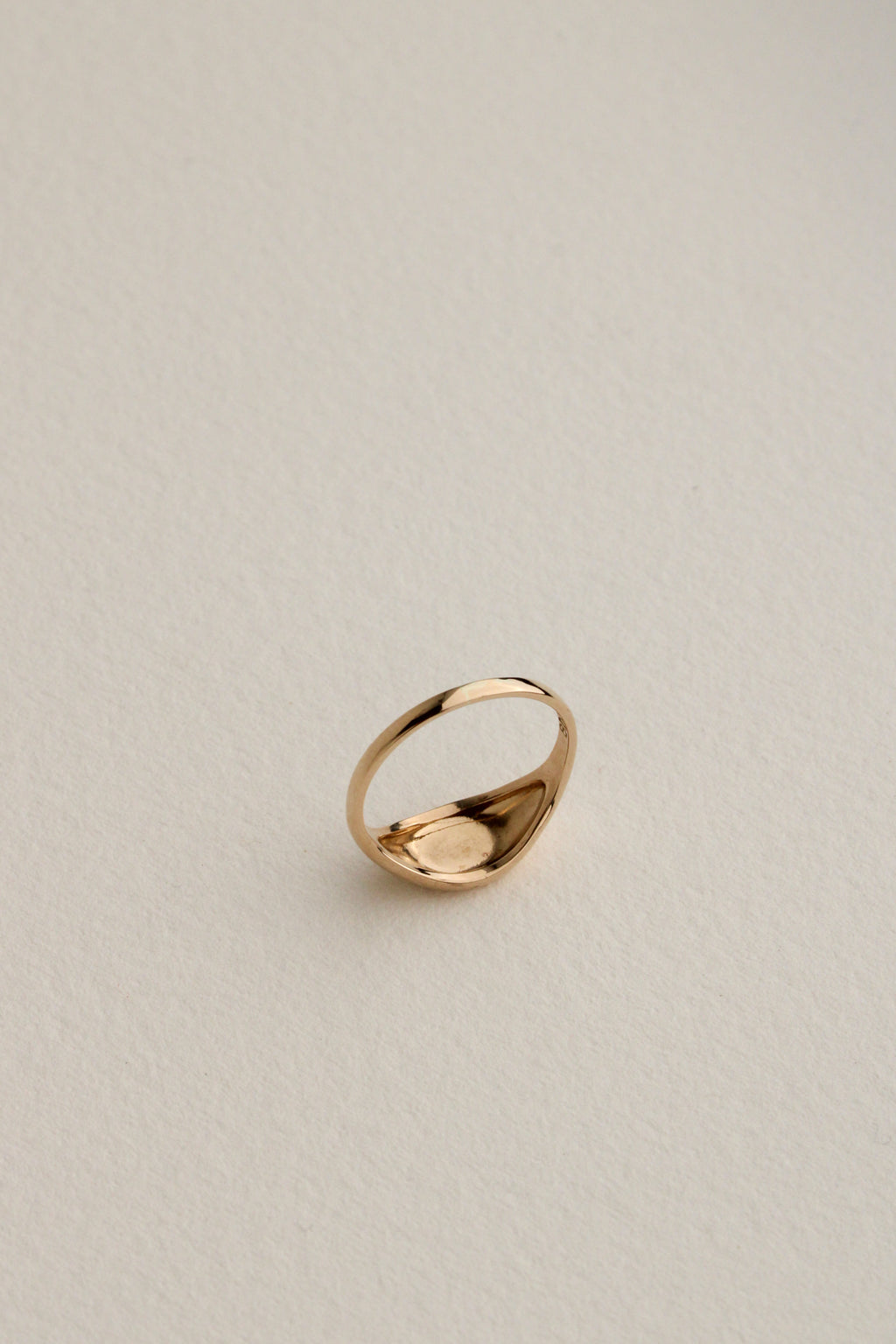 10k Oval Pinky Signet