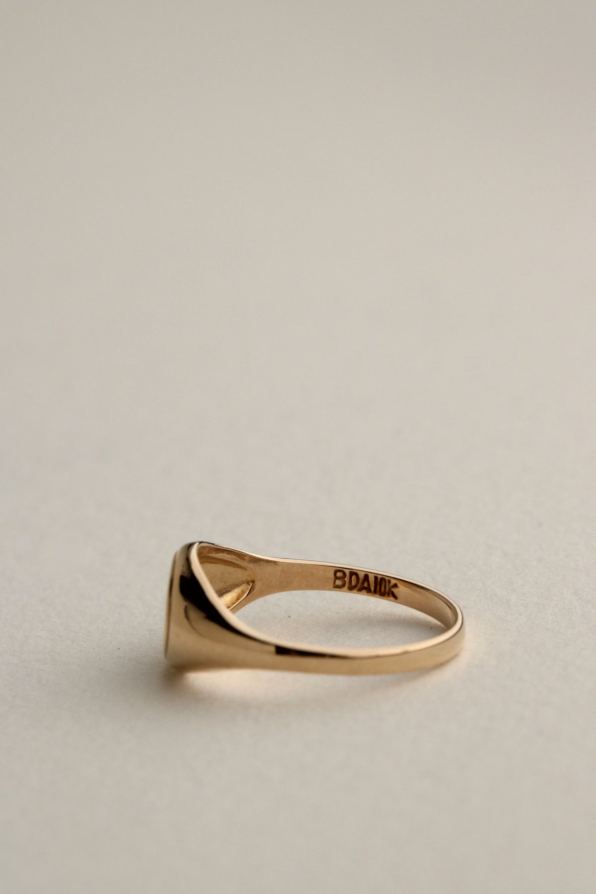 10k Oval Pinky Signet