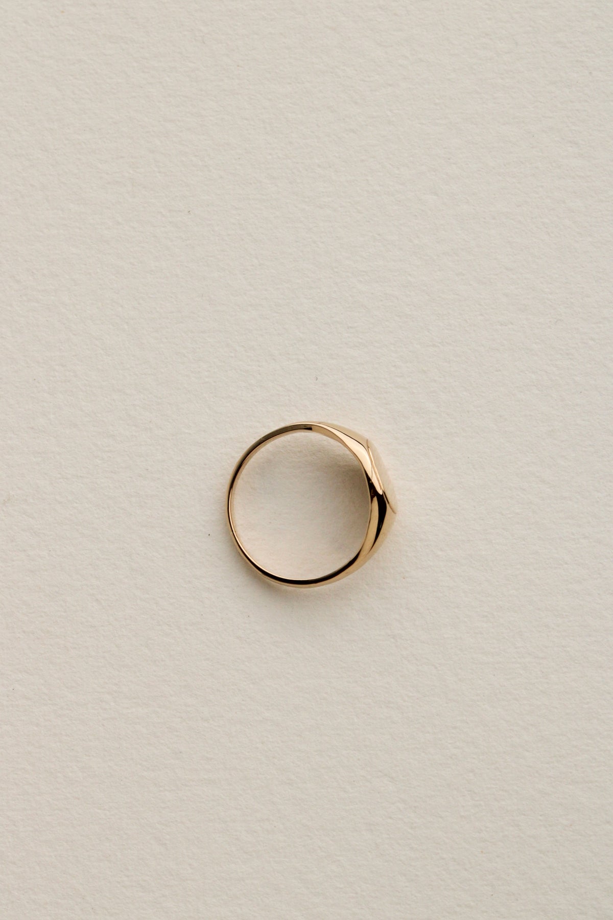10k Oval Pinky Signet