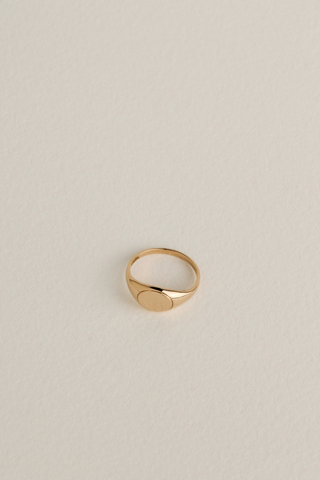 10k Oval Pinky Signet