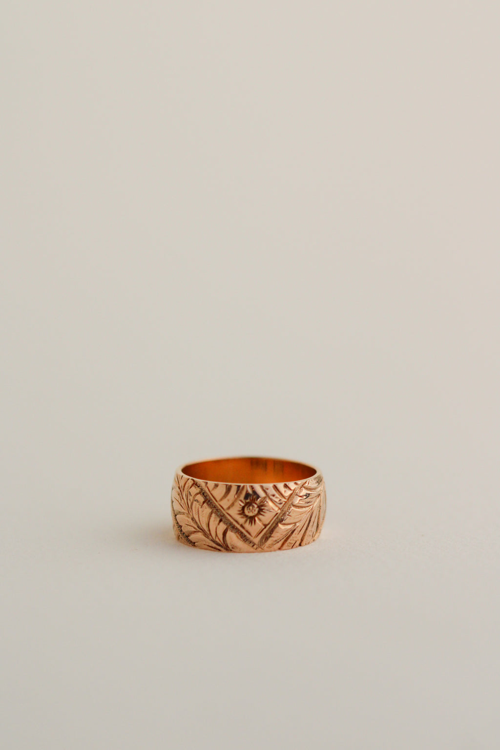 14k Wide Floral Band