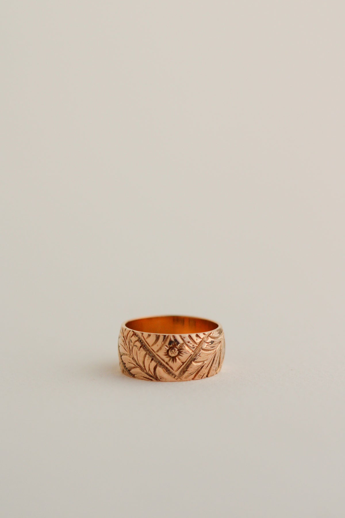 14k Wide Floral Band