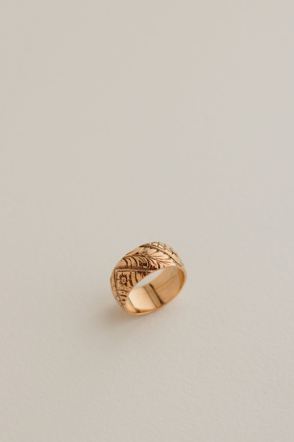 14k Wide Floral Band