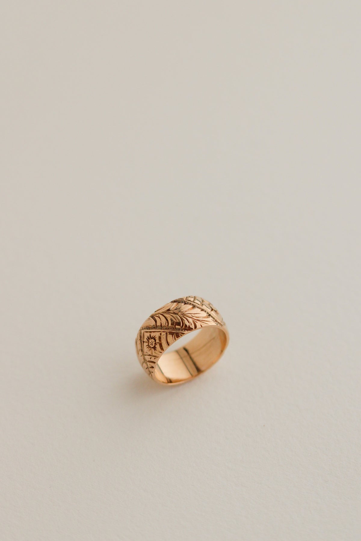 14k Wide Floral Band