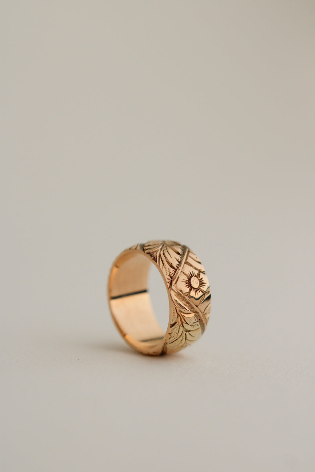 14k Wide Floral Band
