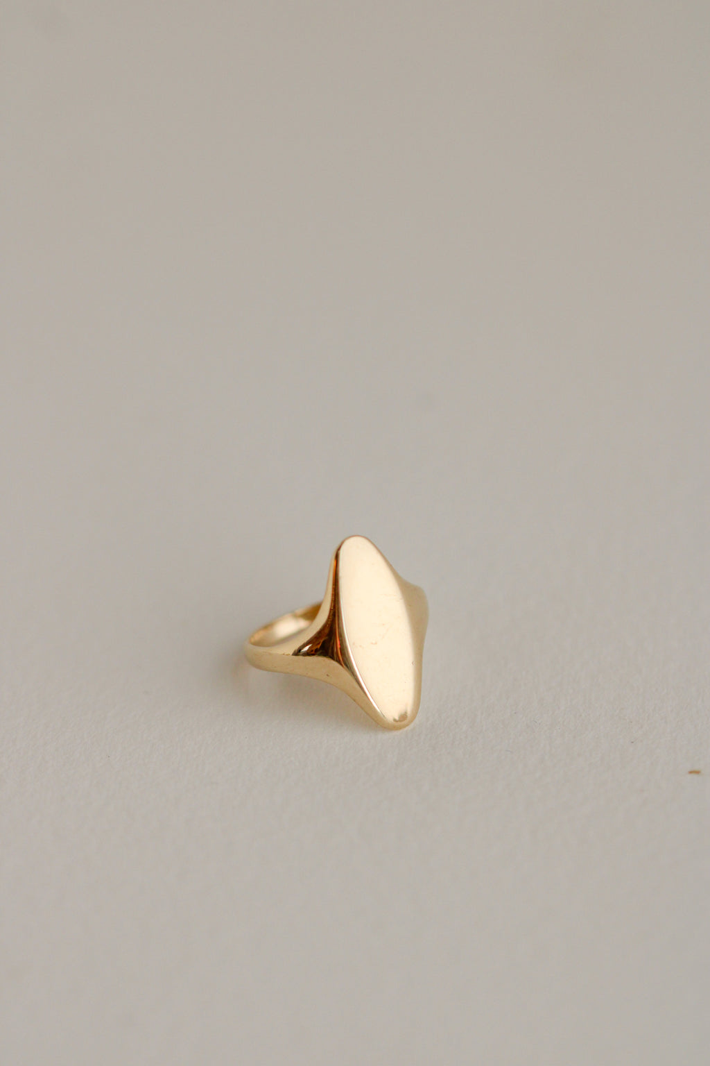 10k Elongated Pinky Signet