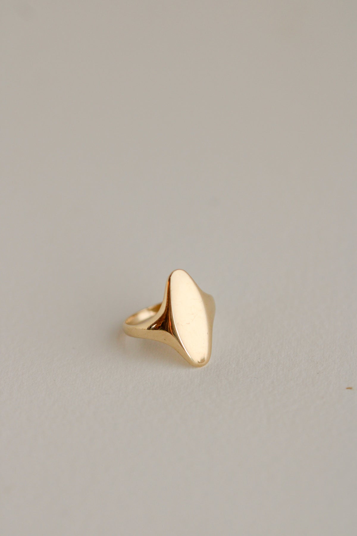 10k Elongated Pinky Signet
