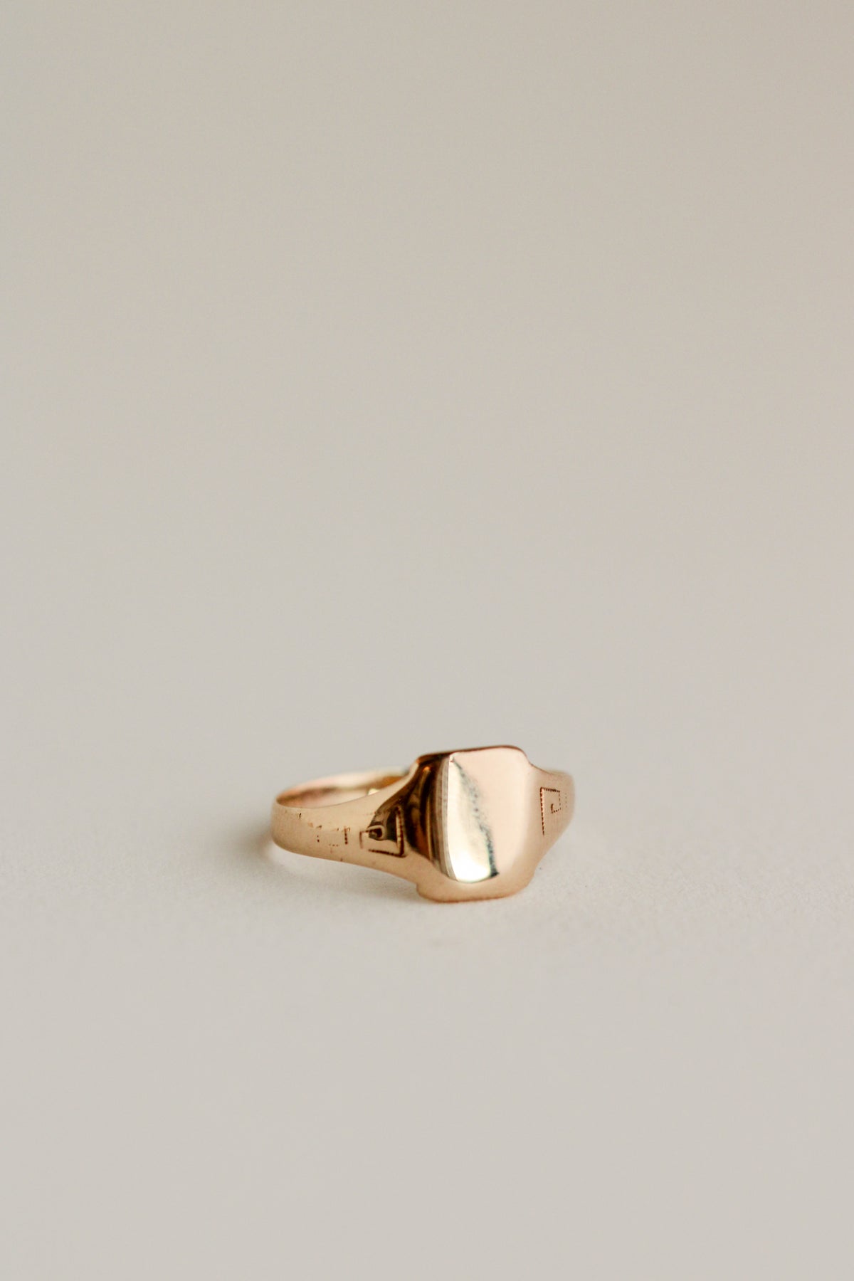 Men's 10k Square Signet