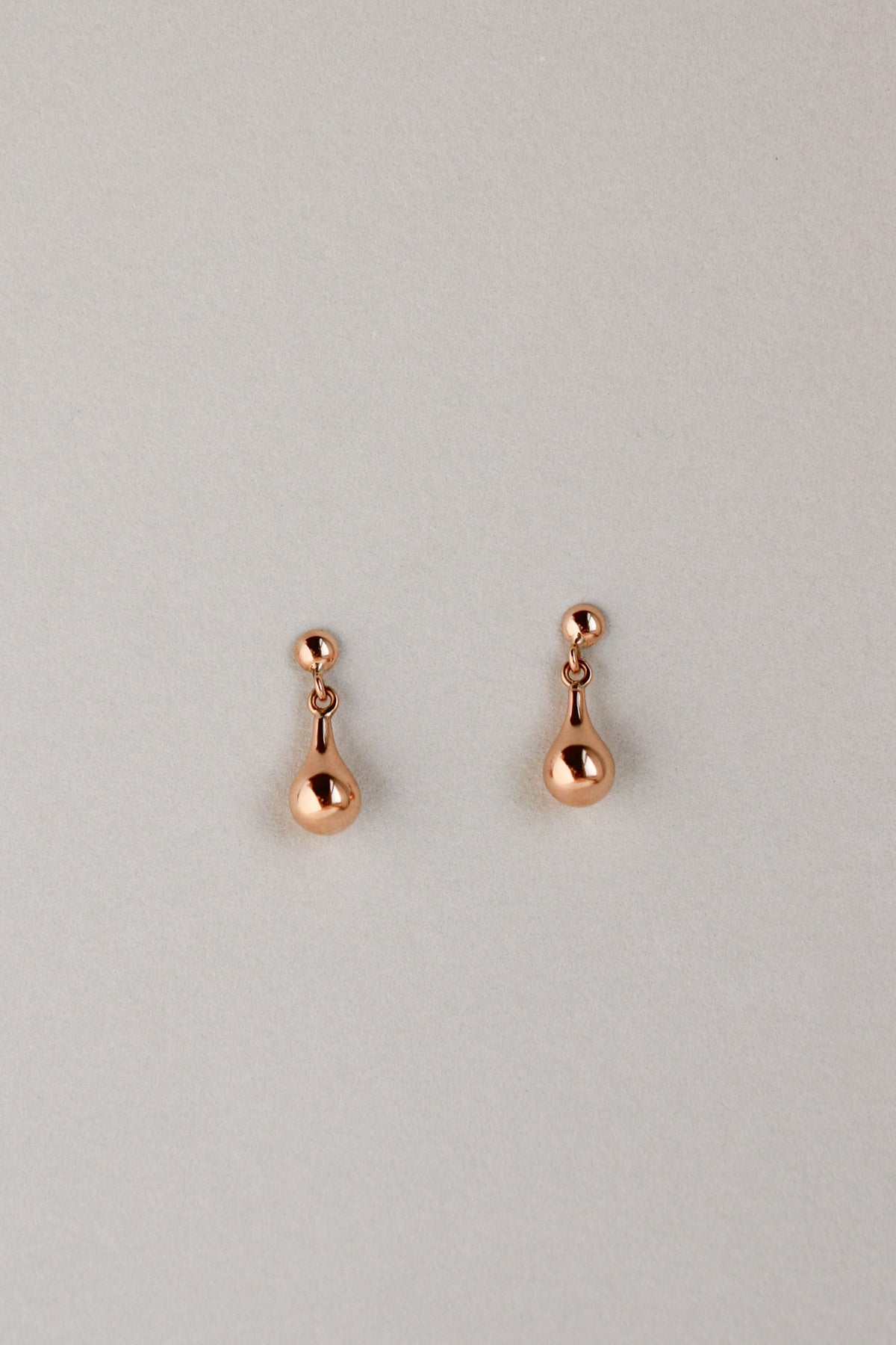 18k Teardrop Doorknocker Studs