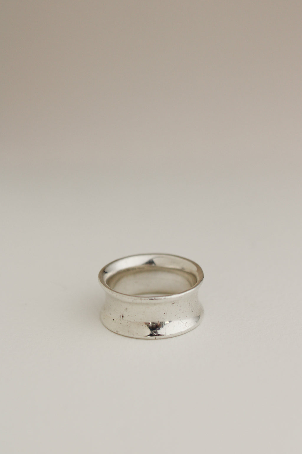 Concave Wide Band