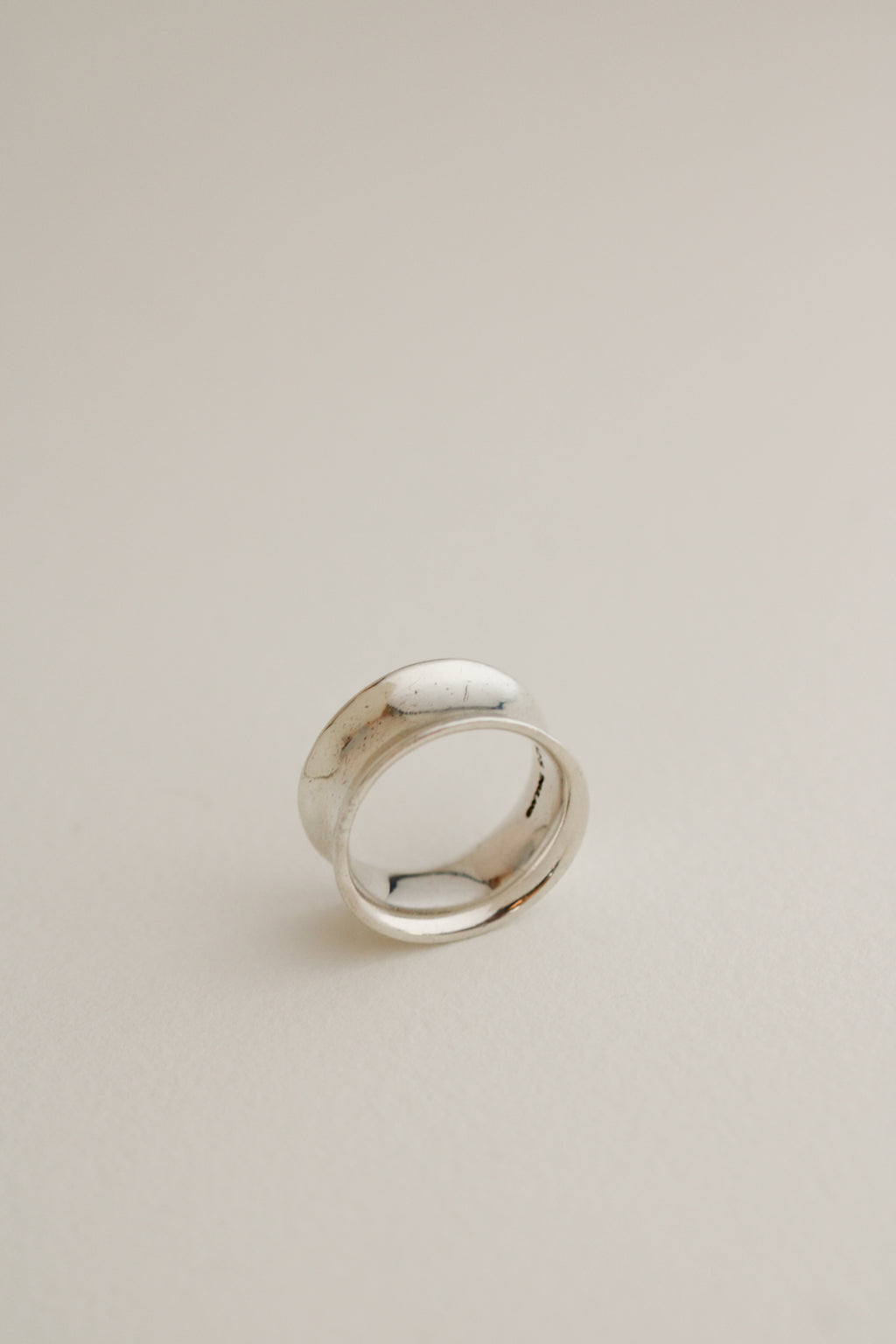 Concave Wide Band