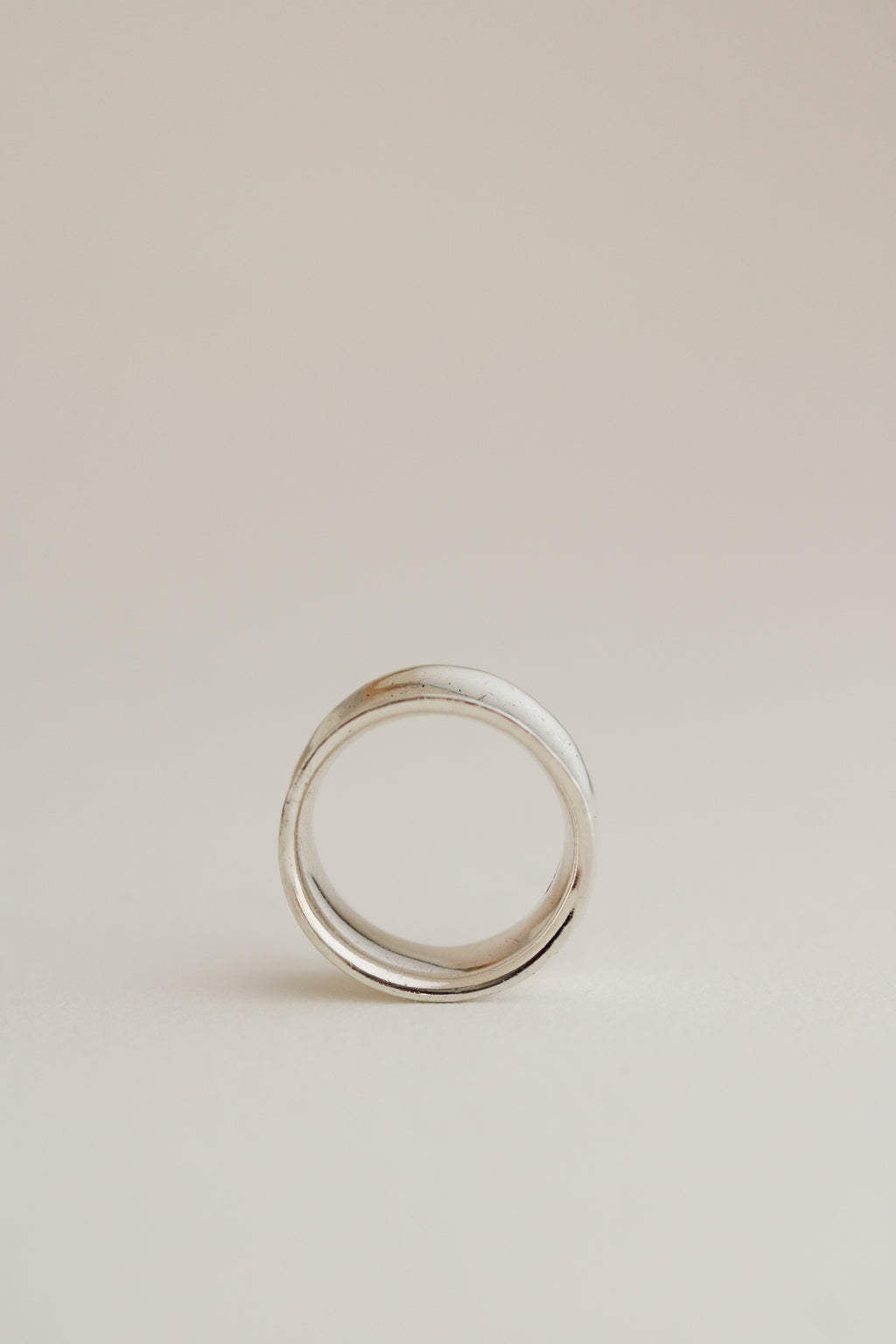 Concave Wide Band