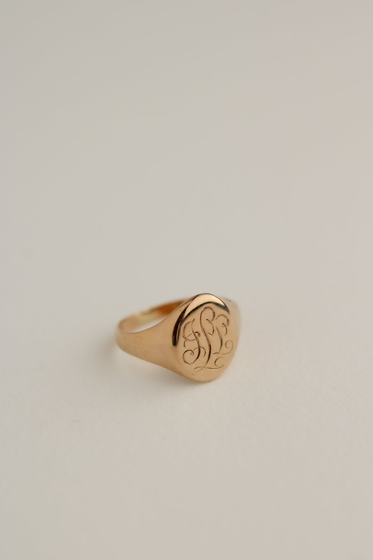 10k Oval Pinky Signet Ring
