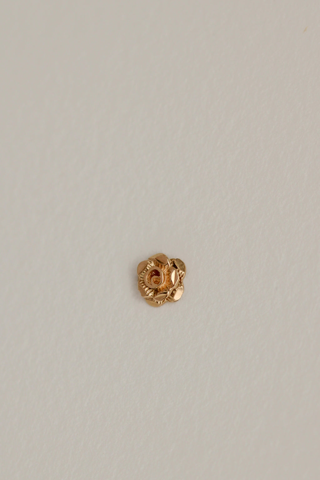 18k Single Rose Stud