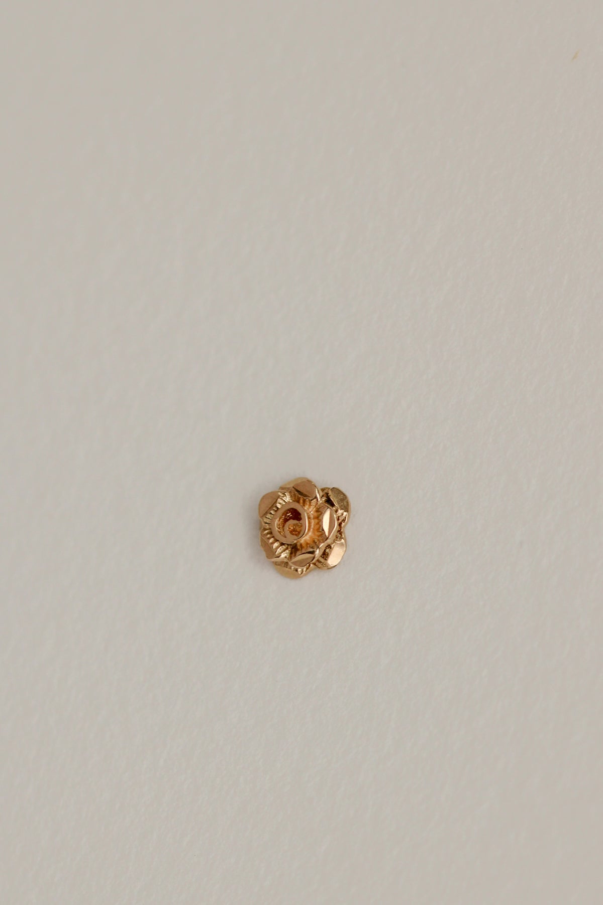 18k Single Rose Stud