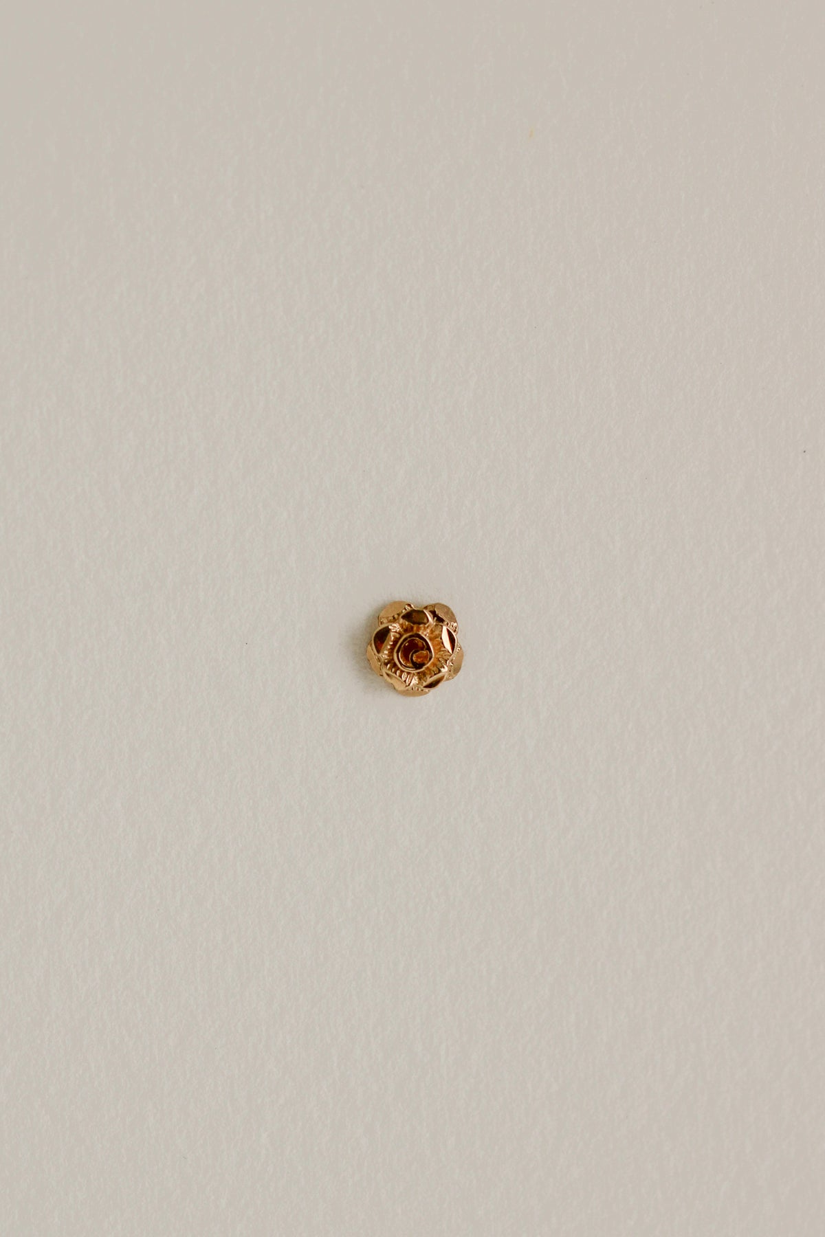18k Single Rose Stud
