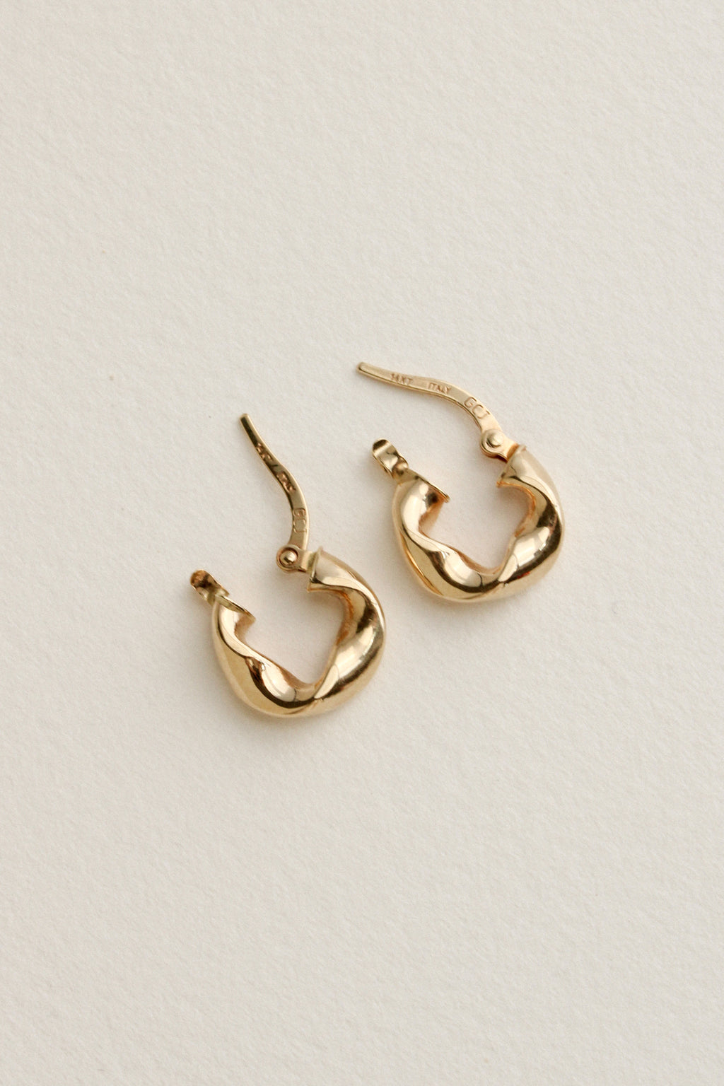 14k Oval Twist Clicker Hoops