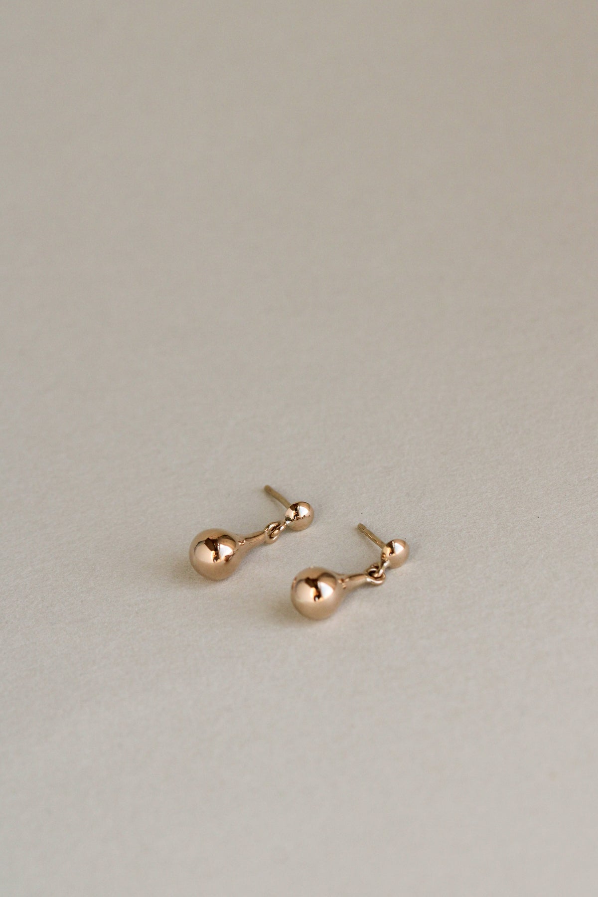 18k Teardrop Doorknocker Studs